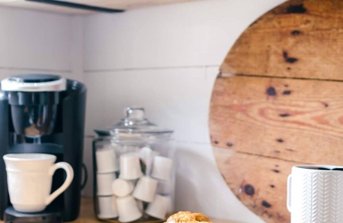 Fayetteville Apartment | Conveniently Located Hotel near Town | The Rusty Clover