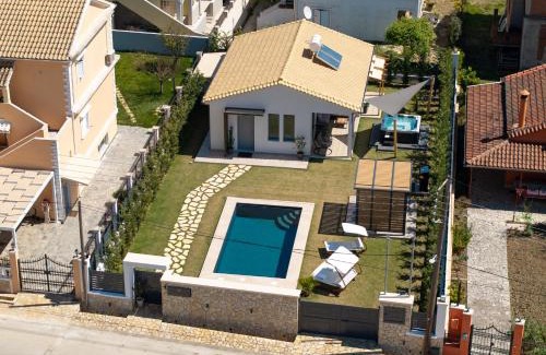 Petriti Villa | Idyllic Oceanfront Villa with Spa & Pool - 10/10 Rated