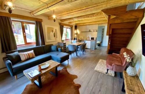 Miercurea-Ciuc House | Cozy Rustic Comfort House with Fireplace & Hot Tub