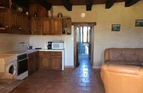 Pays-de-Belves Cottage | Charming Rustic Cottage Near Monpazier with Great Amenities