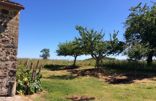 Pays-de-Belves Cottage | Charming Rustic Cottage Near Monpazier with Great Amenities
