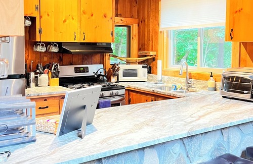 Center Conway House | Idyllic Conway Cottage with Ocean and Lake Views