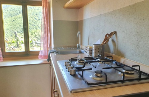 Centovalli Apartment | Serene Cottage Escape with Spa and Family-Friendly Amenities