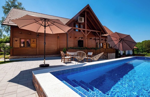 Kravarsko House | Cozy Cottage with Heated Pool in Velika Buna, Croatia