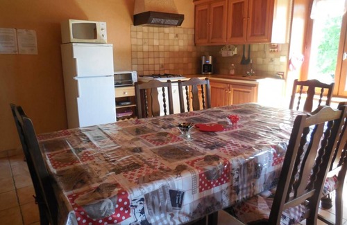 Chamboeuf Cottage | Cozy Gite Aveizieux: 2 Bedrooms with Spa and Kitchen