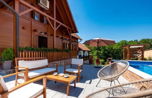 Kravarsko House | Cozy Cottage with Heated Pool - 4-Star Guest Rated Stay