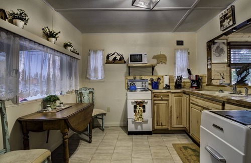 Rye Cabin | Cozy Cabin Retreat Near Greenhorn Mountain - 10/10 Rated