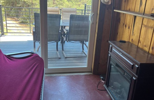 Crown King Cabin | Rustic Crown King Cabin: Pet-Friendly Retreat with Lake Views