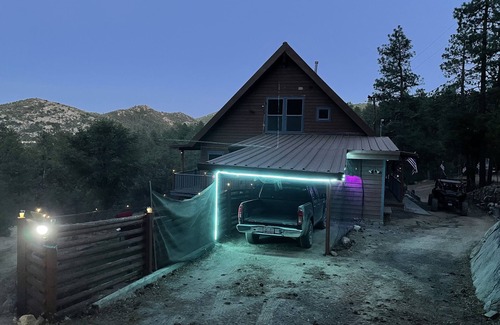 Crown King Cabin | Rustic Crown King Cabin: Pet-Friendly Retreat with Lake Views