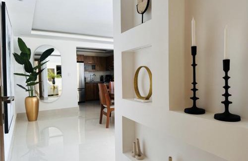 Cerro Alto Apartment | Rustic Elegance St: Family-Friendly Oasis with Pool Access