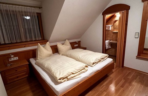Aich Other | Cozy Double Room at Klöckhof with Breakfast Included