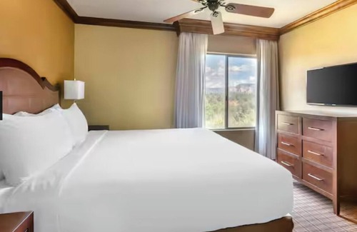 West Sedona Resort | Rustic elegance in charming Sedona with WiFi, fitness room, full kitchen