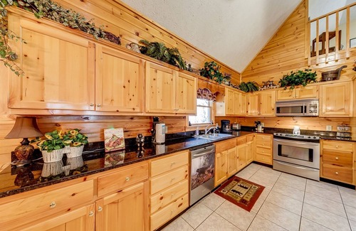 Helen House | Rustic Elegance: Hot Tub, Fire Pit & Pool Table Retreat