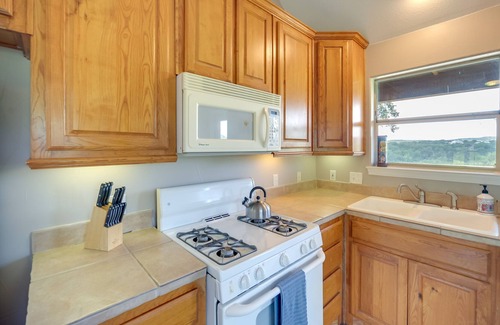 Paleface Homesteads Cabin | Guest Rated 10/10: Rustic Cabin with Deck by Lake Travis