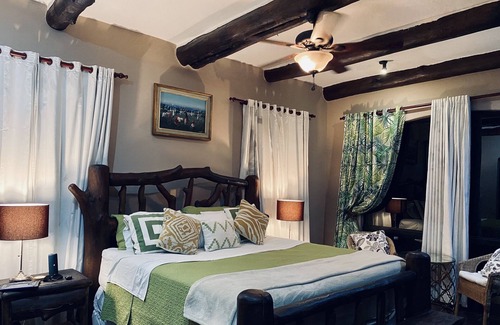 Jarabacoa Villa | Inviting Family Villa with Pool and Spa Amenities