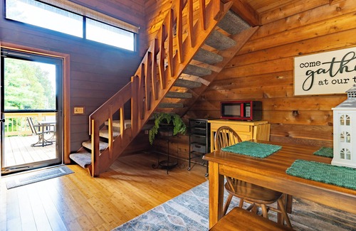 Fancy Gap Cabin | Cozy Fancy Gap Retreat with Pool and Fire Pit Experience