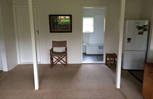 Wanstead Cottage | Inviting Farm Cottage Retreat in Wanstead Valley, 9.6/10
