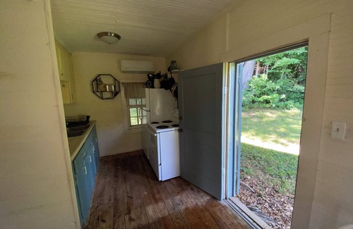 Travelers Rest Cabin | Charming Farmhouse Retreat with Ocean View in South Carolina