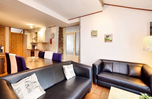 Commanster Other | Rustic Farm Stay in Rogery