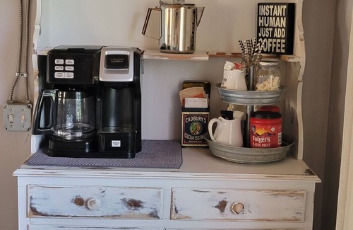 Ramona House | Inviting Farm Stay with Breakfast & Outdoor Adventures