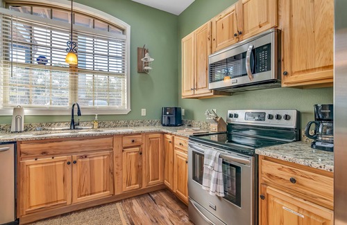 Indian Point Condo | Rustic Fields: Lake Views, Poolside Fun & Spa Retreat