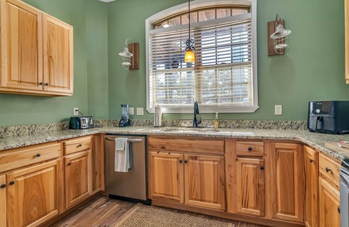 Indian Point Condo | Rustic Fields: Lake Views, Poolside Fun & Spa Retreat