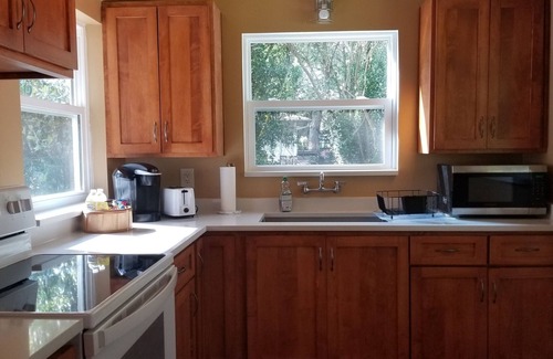 Melrose Cabin | Idyllic Fishing Cabin on Lake Swan with Ocean View