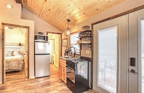 Keystone Cabin | Rustic getaway in the woods