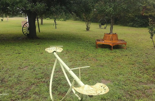 Bryan House | Rustic Retreat Near TEXAS A&M - Pet and Child Friendly