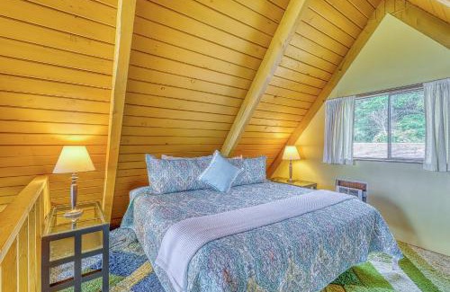 Anacortes House | Oceanfront Guemes Beach Cabin with Pet-Friendly Comfort