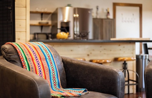 Christmas Valley House | Rustic Haven - Hot tub & Pet friendly