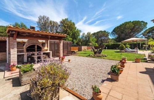 Fornells de la Selva Villa | Charming Girona Retreat with Pool and Family-Friendly Amenities