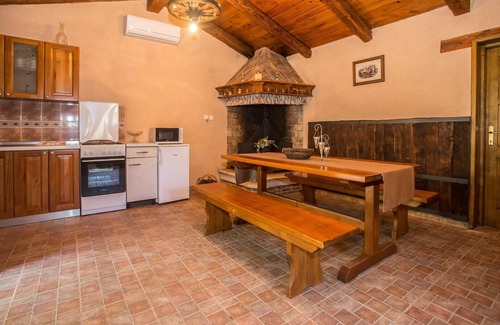 Nova Vas House | Tranquil Holiday House Legovic with Pool and Spa Amenities