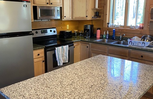 Cumberland House | Idyllic Lakeview Retreat: Pet-Friendly & Family Ready