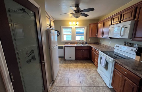 Riverdale House | Discover a Pet-Friendly Retreat Near Lake Sakakawea