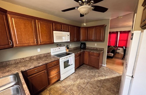 Riverdale House | Discover a Pet-Friendly Retreat Near Lake Sakakawea