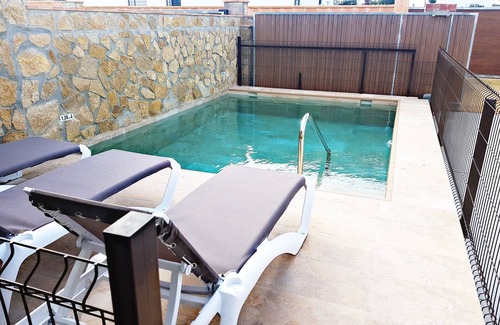 Conil de la Frontera Cottage | Idyllic Rustic House with Pool and Ocean View Retreat