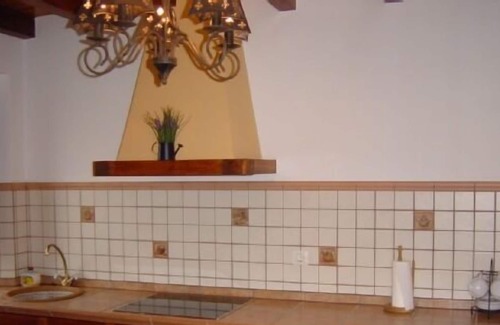 Cerdeira Cottage | Cozy Rural Retreat with Spa & Family-Friendly Amenities