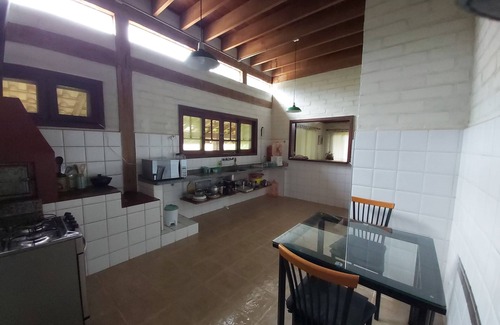Vargem Grande Paulista Cottage | Pet-Friendly Rustic House with Spa & Lake View - Reserva Florestal