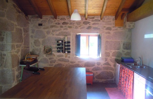 A Lama Cottage | Idyllic Countryside Retreat with Ocean View & Pet-Friendly