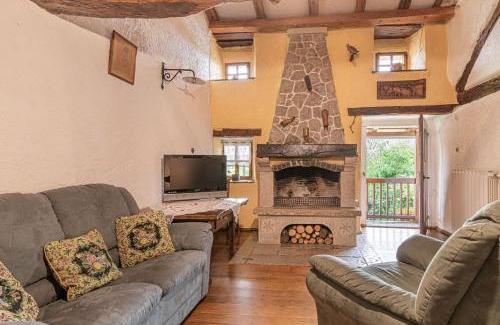 Kras Apartment | Cozy Rustic House Luin - Ideal for Families and Pets