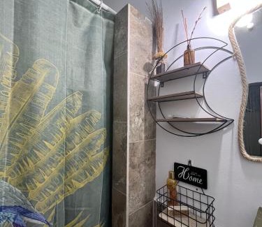 Baia Mare Apartment | Rustic House: Child-Friendly Retreat with Perfect Reviews