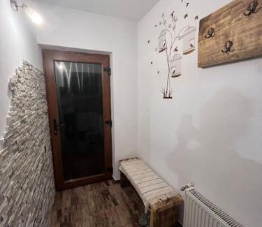 Baia Mare Apartment | Rustic House: Child-Friendly Retreat with Perfect Reviews