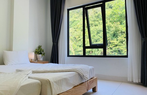 Cat Hai Hotel | Guest Rated 10/10: Rustic House with Family-Friendly Amenities