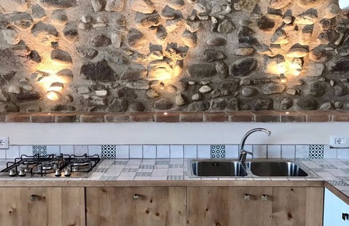 Ponti sul Mincio House | Idyllic Retreat: Lake View House with Pool & Pet-Friendly