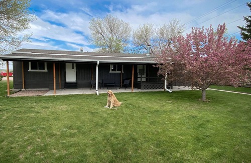 Torrington House | Cozy Retreat with Ocean View, WiFi & Top Guest Rating