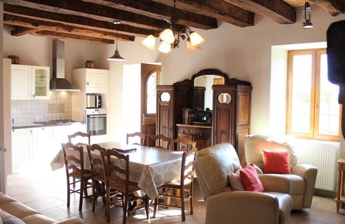 Tamnies Apartment | Spacious Apartment Tamniès for Family Getaways