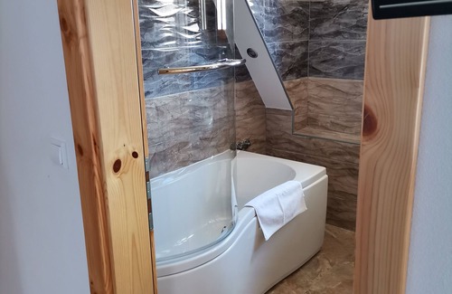 Prijeboj House | Premier Stay at Rustic Inn River - Guest Rated 9.8/10