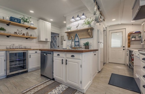 Saratoga Springs House | Scenic Lakeside Retreat with Pool & Outdoor Kitchen