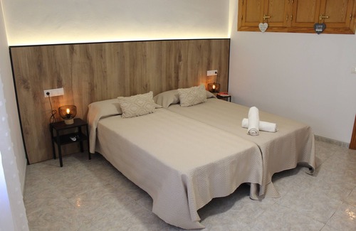 La Vall de Laguar House | Welcoming Rustic Lantana: Family-Friendly Retreat with Kitchen